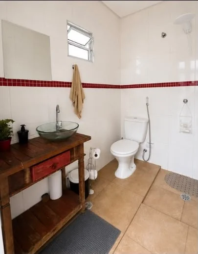 Quarto Ananda - Detalhe de iluminação e cabeceira